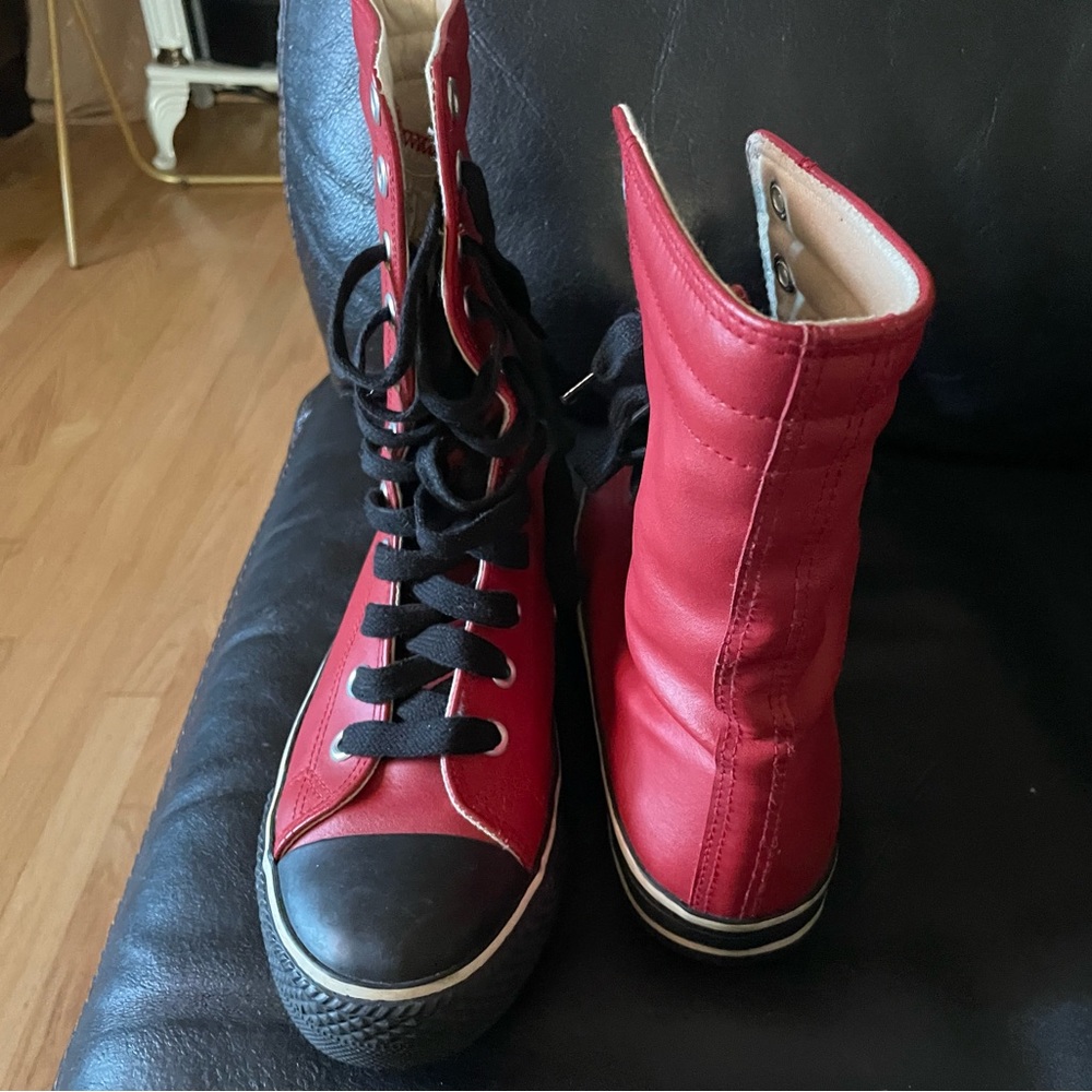 Colin Stewart red hi-top leather sneaker. - Picture 3 of 6